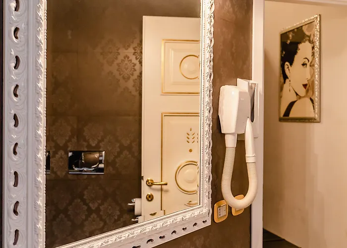 Del Sole-roma Piazza Di Spagna Ripetta Pensjonat 4*