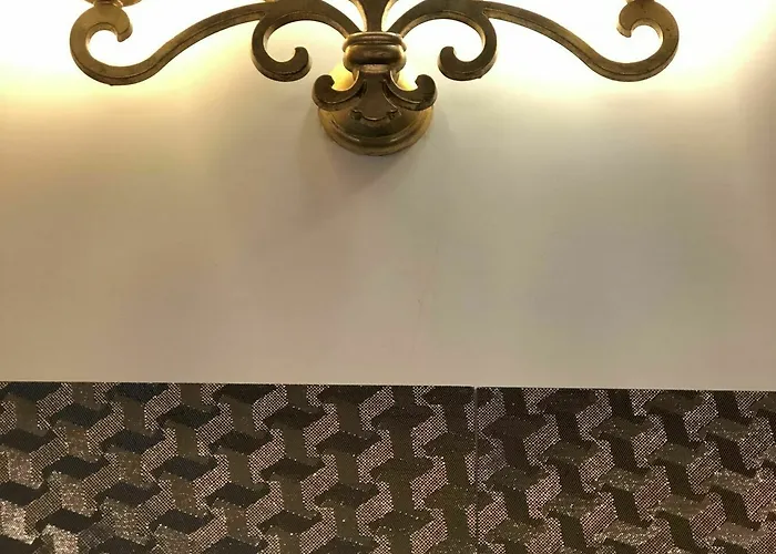 Del Sole-roma Piazza Di Spagna Ripetta בית הארחה 4*