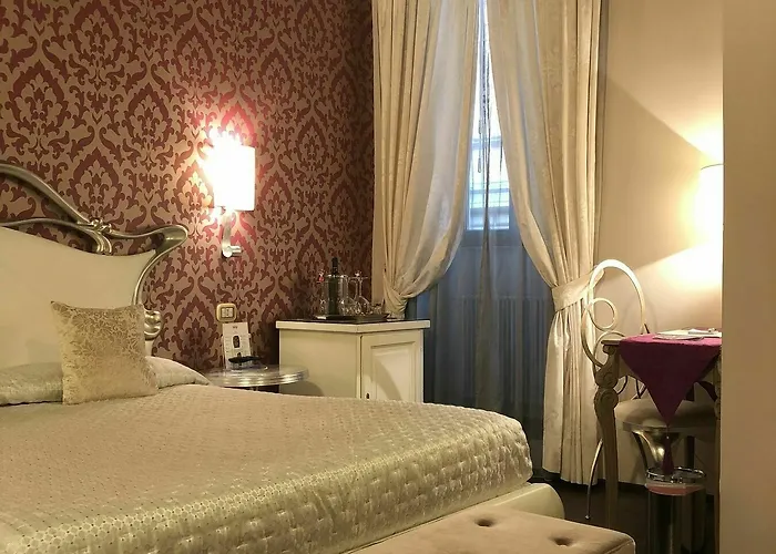 Del Sole-roma Piazza Di Spagna Ripetta בית הארחה