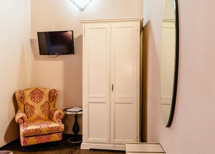 בית הארחה Del Sole-roma Piazza Di Spagna Ripetta 4*